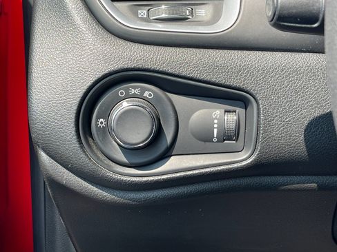 Used 2020 Jeep Renegade Sport FWD image 30