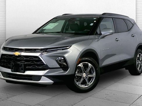 Used 2025 Chevrolet Blazer LT w/ Convenience Package AWD/4WD image 12