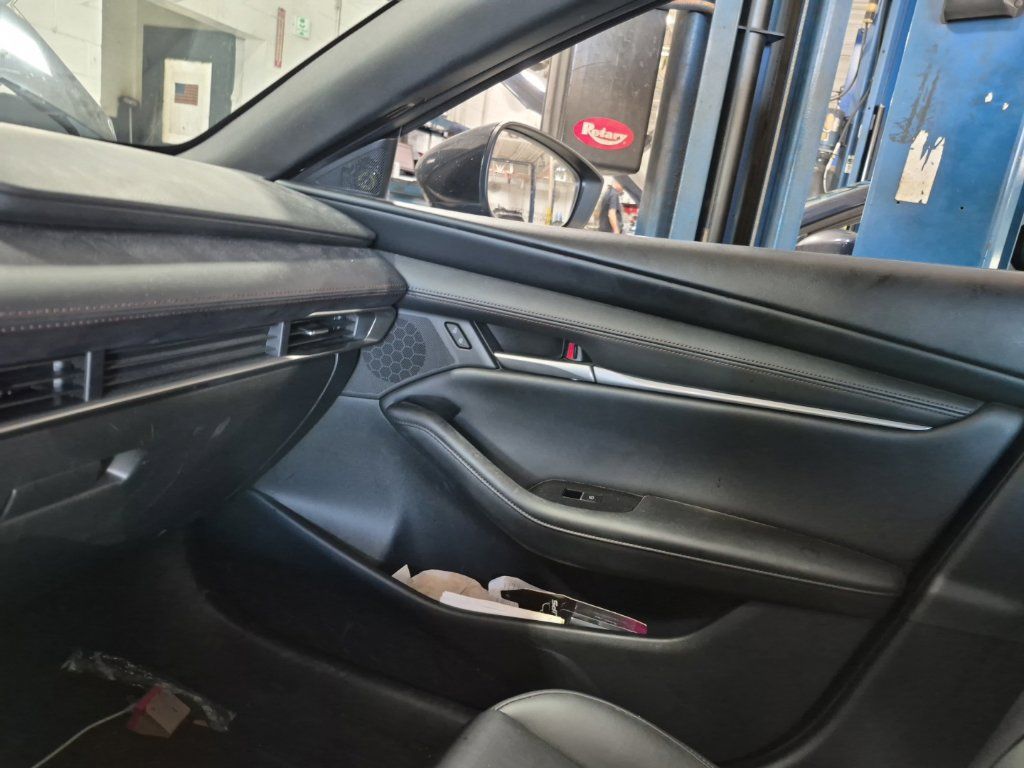Used 2024 MAZDA MAZDA3 s FWD image 12