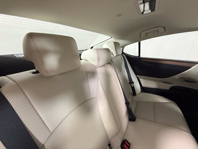 Used 2025 Lexus ES 350 w/ Premium Package FWD image 31