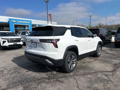 New 2026 Chevrolet Equinox LT image 3