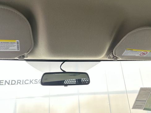 Used 2024 GMC Savana 2500 Work Van w/ Driver Convenience Package image 18