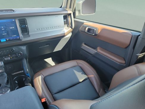 Used 2023 Ford Bronco Outer Banks AWD/4WD image 10