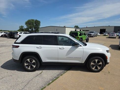 Certified 2022 Jeep Grand Cherokee Limited 4xe AWD/4WD image 9
