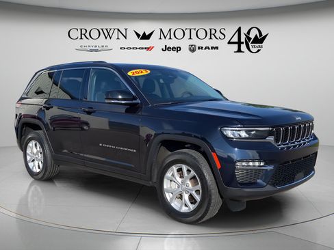 Used 2023 Jeep Grand Cherokee Limited AWD/4WD image 3