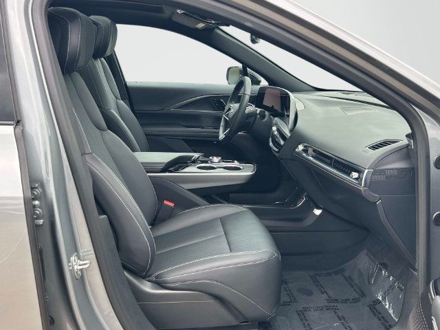 Certified 2025 Cadillac Lyriq Luxury AWD/4WD image 22
