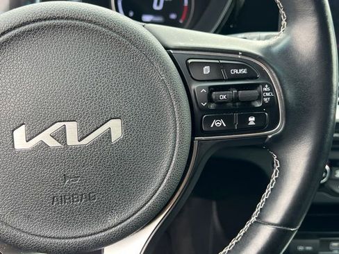 Used 2022 Kia Niro EX w/ Cold Weather Package image 25