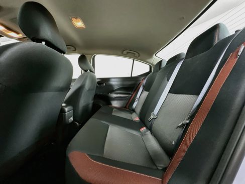 Used 2025 Nissan Versa SR FWD image 25