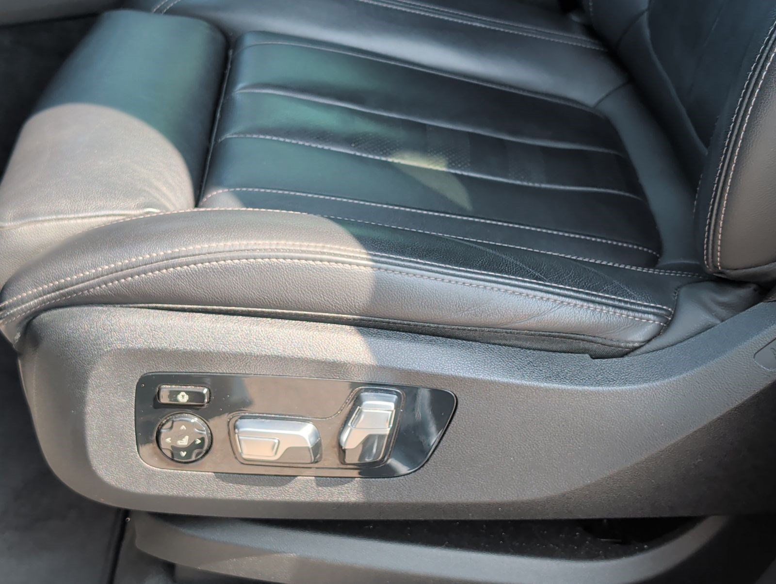 Used 2022 BMW X5 sDrive40i w/ Premium Package RWD image 10