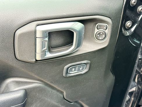 Used 2023 Jeep Wrangler Unlimited w/ Cold Weather Group AWD/4WD image 19