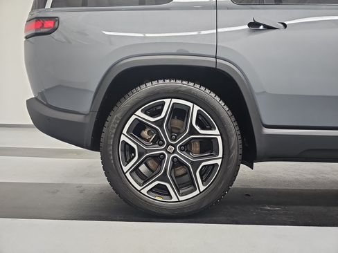 Used 2024 Rivian R1S Adventure AWD/4WD image 12