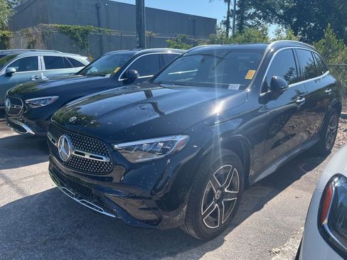 Used 2026 Mercedes-Benz GLC 300 image 1