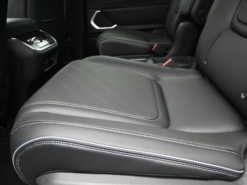 New 2026 INFINITI QX80 Luxe RWD image 16