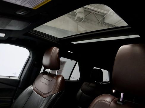 Certified 2022 Ford Explorer Platinum w/ Technology Package image 24