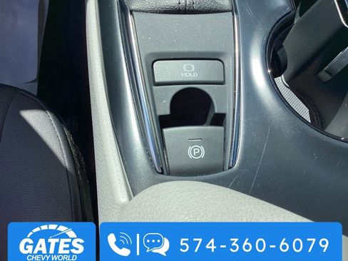 Used 2020 Toyota Camry LE image 28