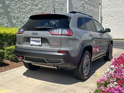 Used 2022 Jeep Cherokee Trailhawk w/ Comfort/Convenience Group AWD/4WD image 7