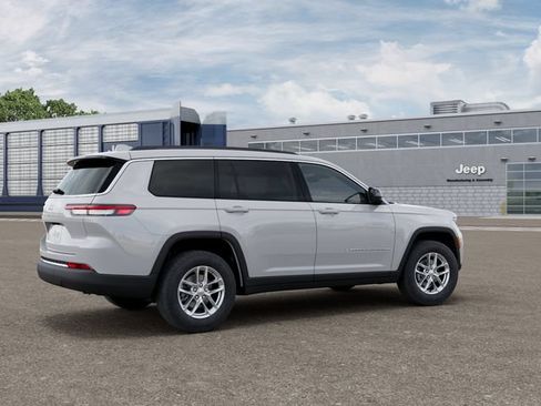 New 2026 Jeep Grand Cherokee L Laredo RWD image 5