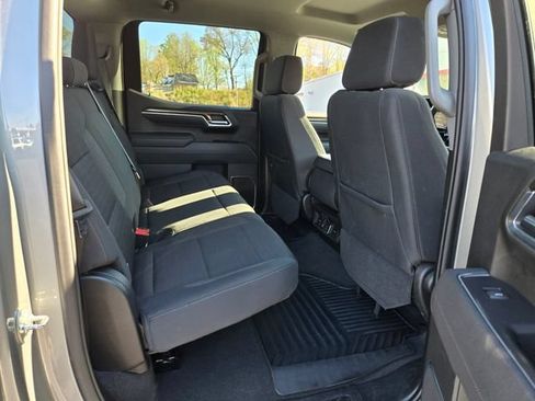 Used 2025 Chevrolet Silverado 1500 LT AWD/4WD image 24