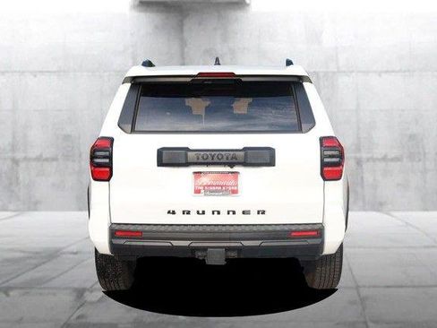 Used 2025 Toyota 4Runner SR5 AWD/4WD image 6