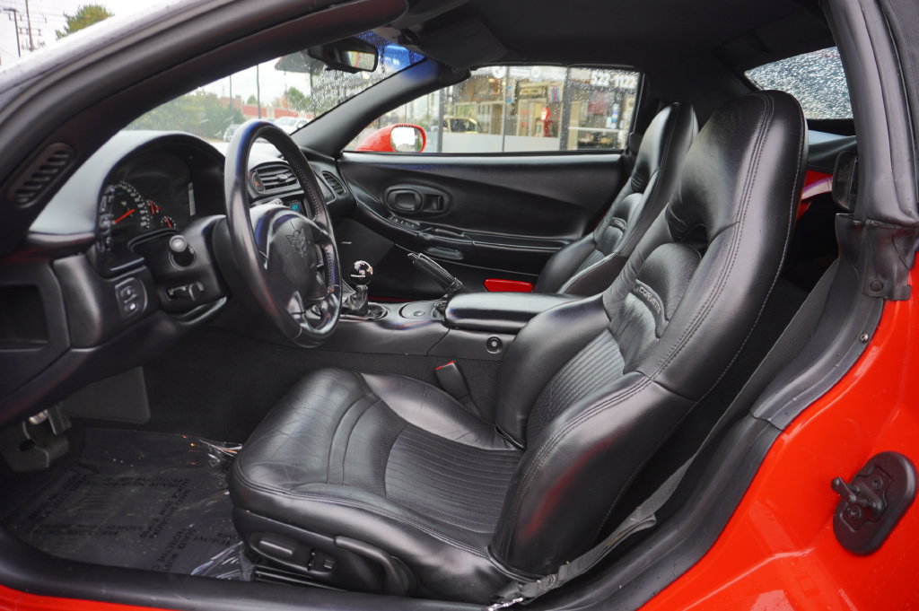 Used 2000 Chevrolet Corvette Convertible w/ Memory Pkg RWD image 24
