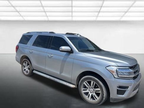 Used 2023 Ford Expedition Limited RWD image 2