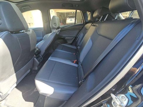 Used 2023 Volkswagen ID.4 Pro S AWD/4WD image 31
