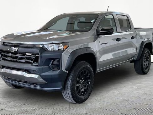 Used 2024 Chevrolet Colorado Trail Boss w/ Technology Package AWD/4WD image 3