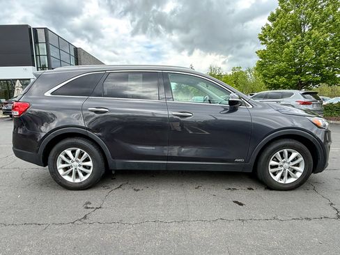 Used 2018 Kia Sorento AWD image 5