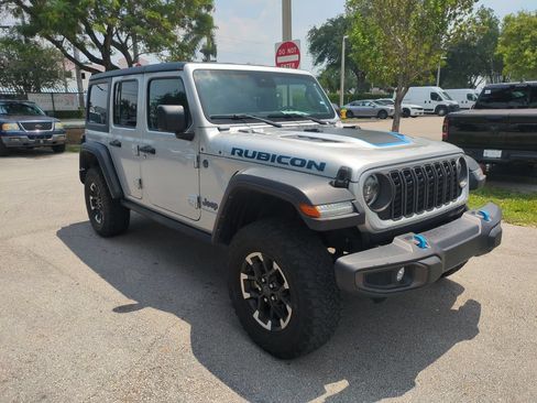 Used 2024 Jeep Wrangler Unlimited Rubicon 4xe AWD/4WD image 2