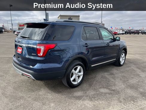 Used 2017 Ford Explorer XLT w/ Equipment Group 202A image 6