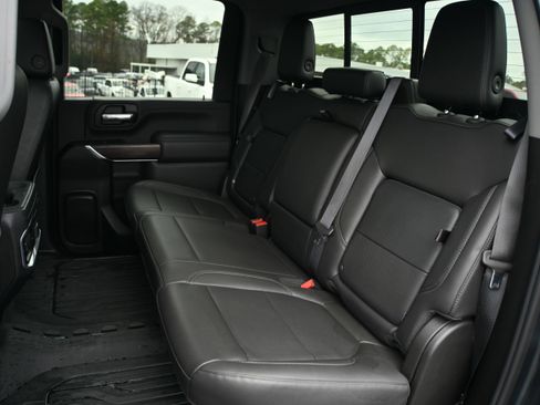 Used 2020 GMC Sierra 2500 SLT w/ SLT Premium Plus Package image 11