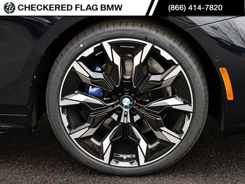 Used 2025 BMW 530i w/ M Sport Package image 4