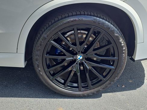 Used 2022 BMW X5 xDrive40i w/ M Sport Package AWD/4WD image 34