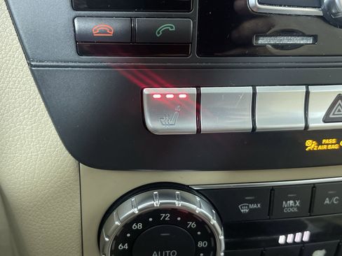 Used 2012 Mercedes-Benz C 300 4MATIC Sedan image 21