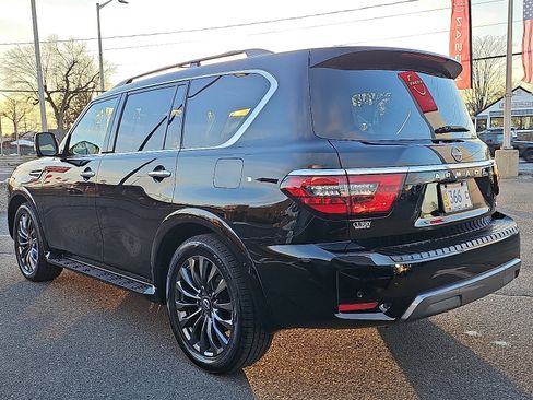 Certified 2022 Nissan Armada Platinum w/ Captain's Chairs Package image 4