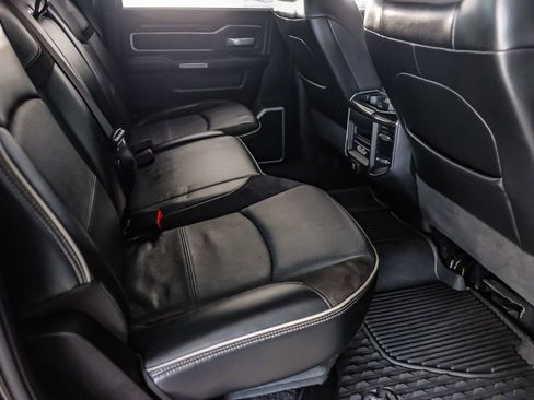 Used 2019 RAM 2500 Laramie w/ Black Appearance Package AWD/4WD image 35