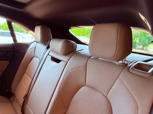 Certified 2025 Porsche Macan 4 Electric AWD/4WD image 28
