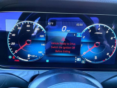 Used 2022 Mercedes-Benz E 350 4MATIC Sedan image 25