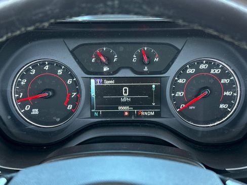 Used 2017 Chevrolet Camaro LT RWD image 31