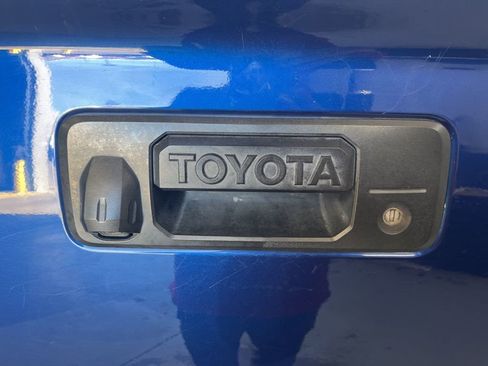 Used 2015 Toyota Tundra SR5 w/ SR5 Upgrade Package image 48