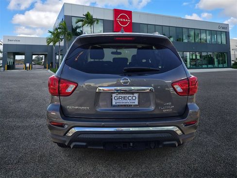 Used 2019 Nissan Pathfinder Platinum image 5