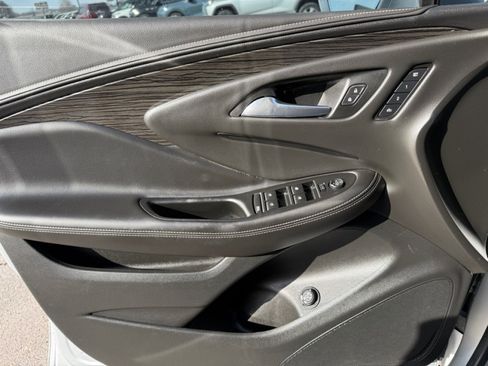 Used 2018 Buick Envision Essence image 36