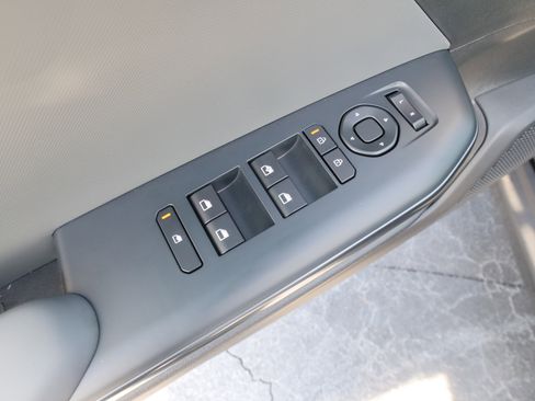 New 2025 Kia K4 LXS image 17