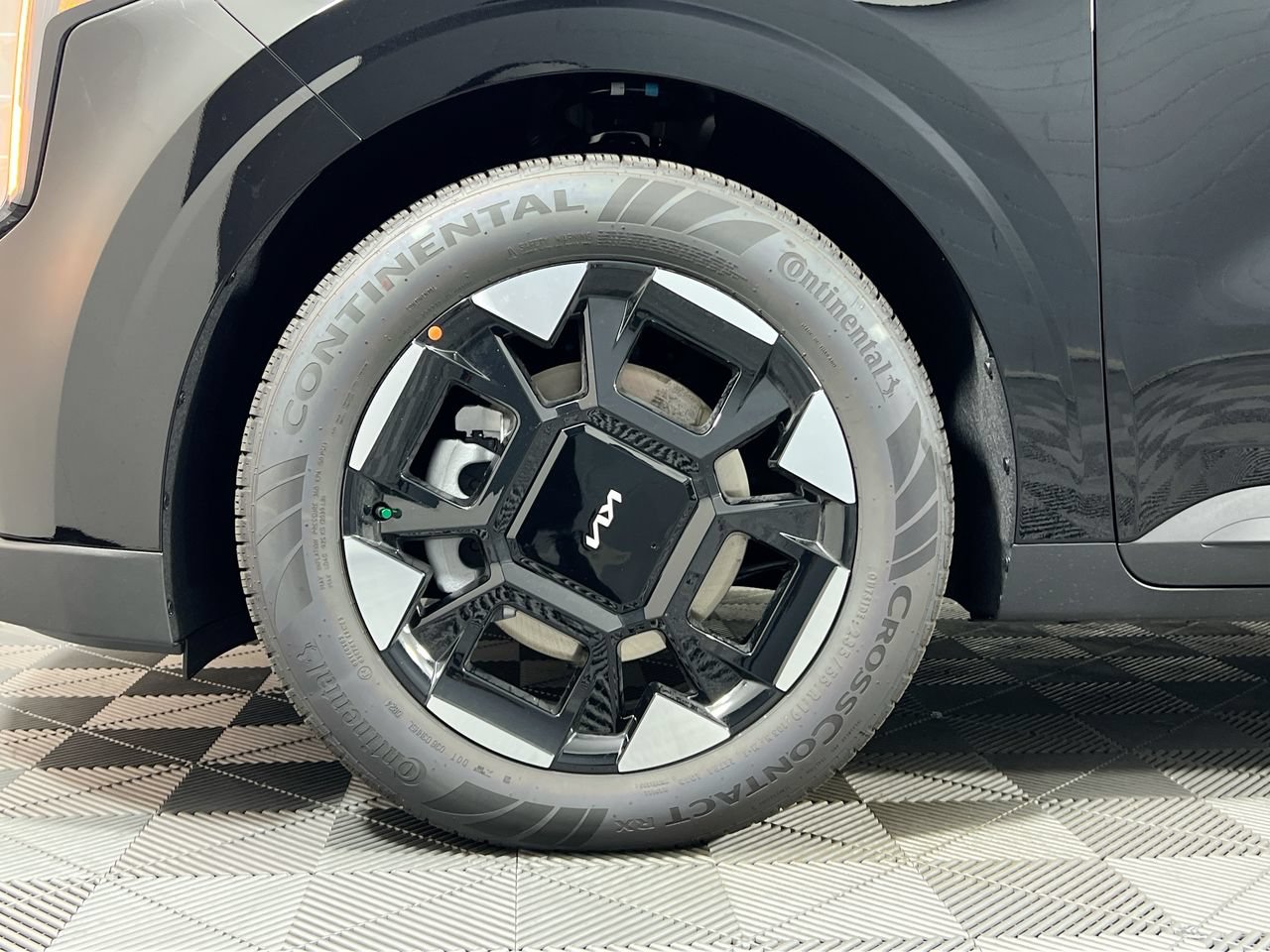 New 2026 Kia Carnival EX FWD image 12