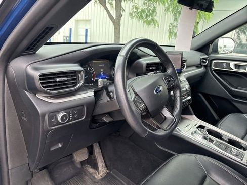 Used 2020 Ford Explorer XLT w/ Equipment Group 202A AWD/4WD image 11