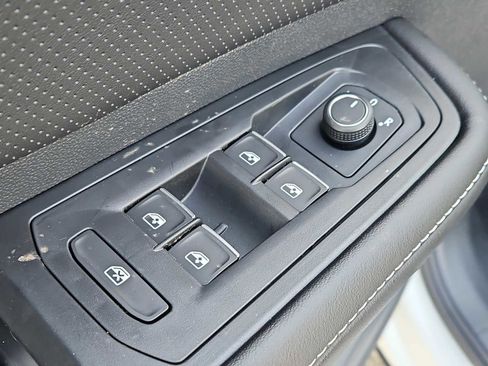 New 2026 Volkswagen Atlas Cross Sport SE image 8