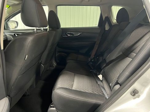 Used 2018 Nissan Rogue SV image 10