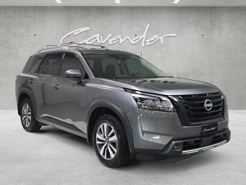 Used 2023 Nissan Pathfinder SL w/ Lighting Package (N92) image 2