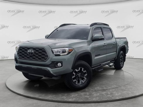 Used 2022 Toyota Tacoma TRD Off-Road AWD/4WD image 3