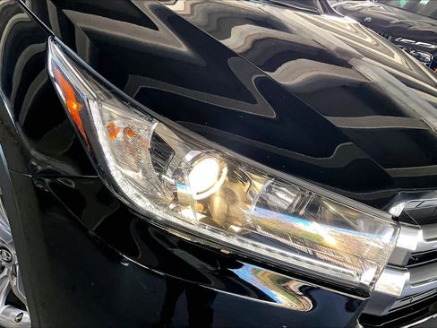 Used 2017 Toyota Highlander Limited image 27